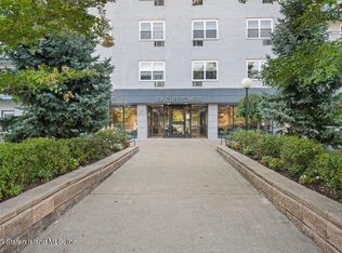 20 Cliff St APT 5A, Staten Island, NY 10305