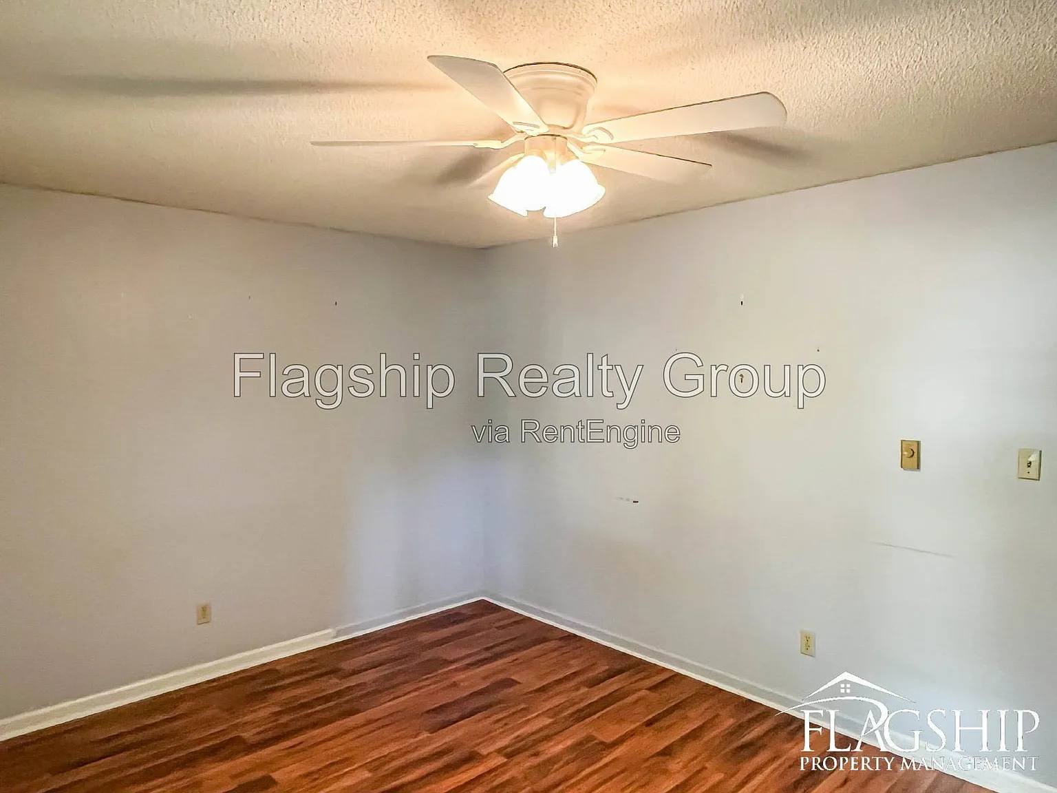 3 bed, 1.0 bath, 1025 sqft, $1,400 — Photo 3