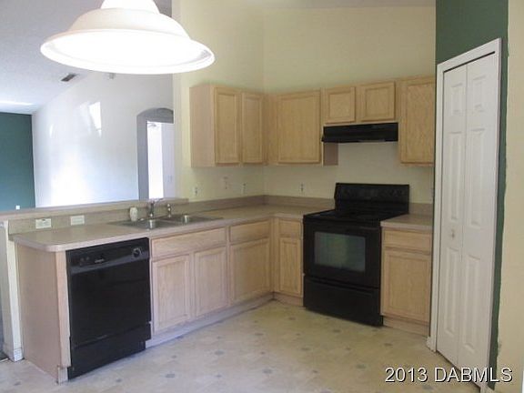 5th image of 2823 Vista Palm Dr