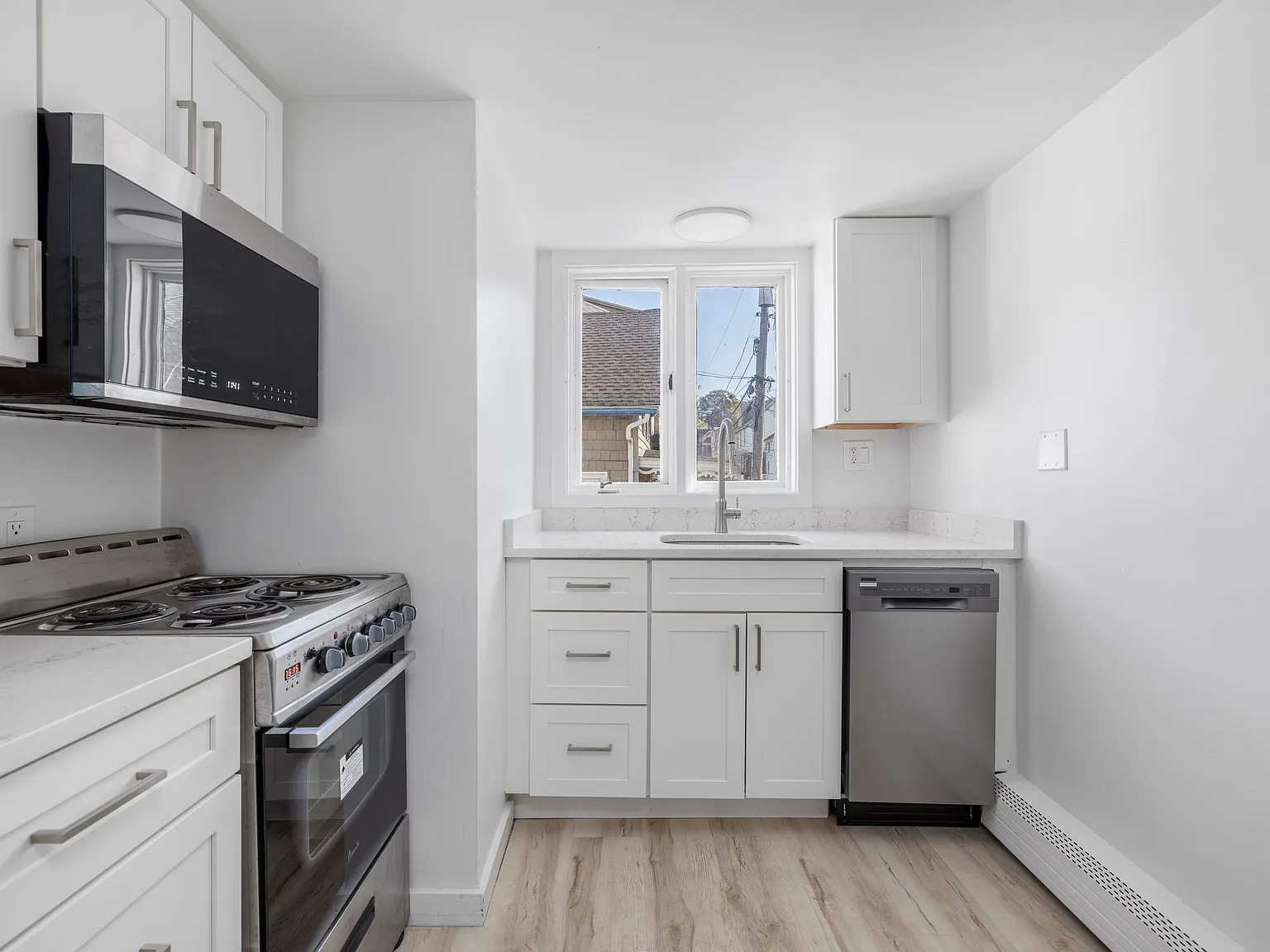 2 bed, 750 sqft, $2,500 — Photo 2