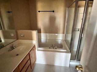 2497 Angeline Dr APT 301, Herndon, VA 20171