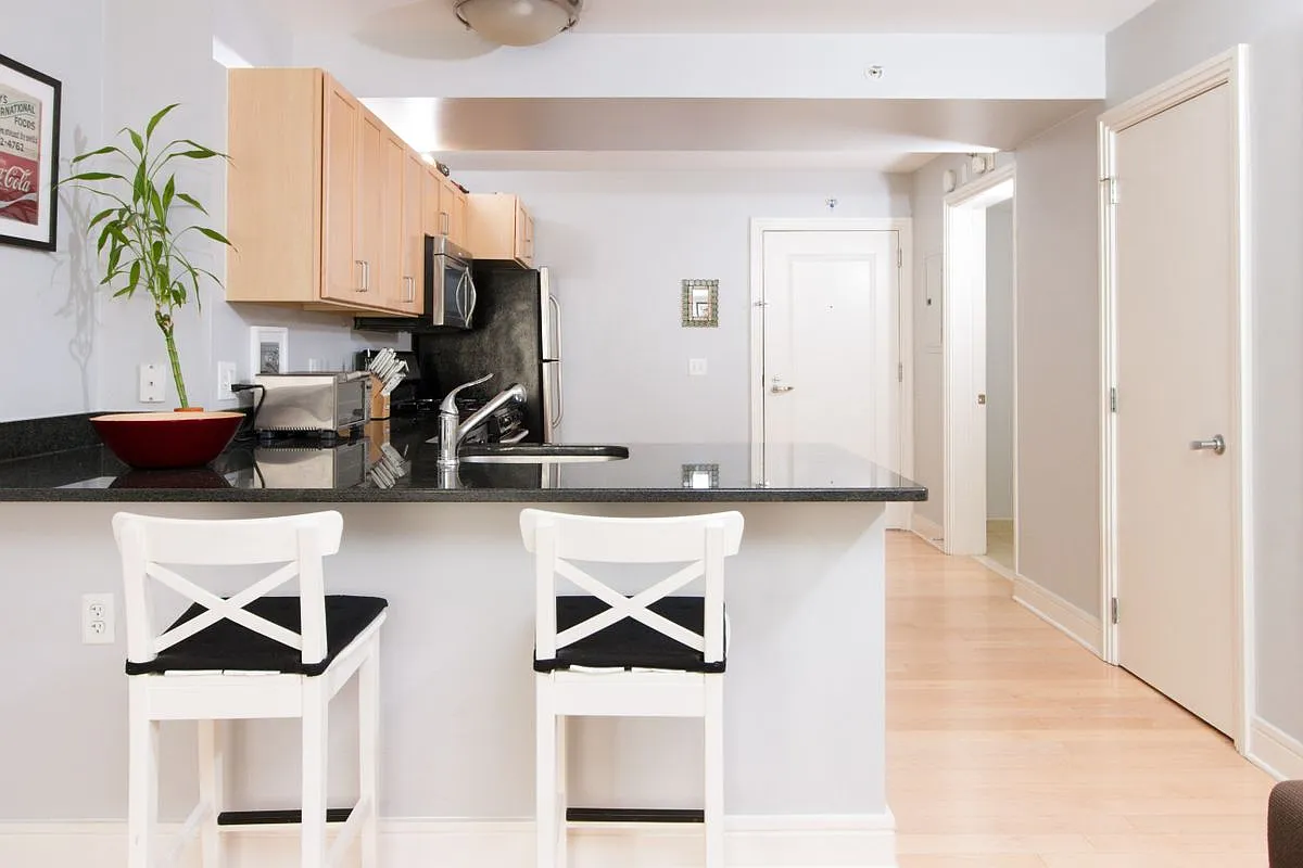 1 bed, 1.0 bath, 581 sqft, $2,050 — Photo 4