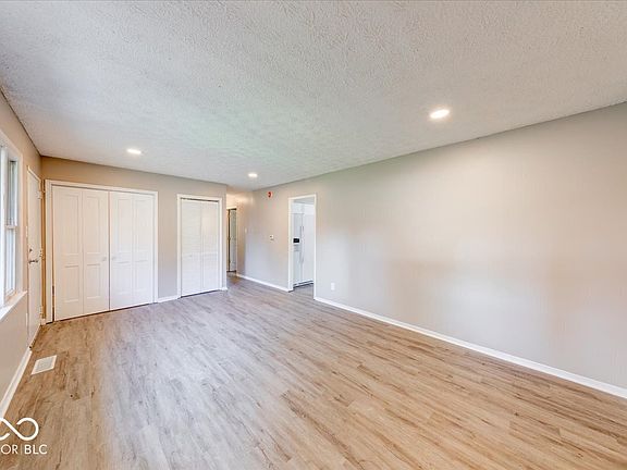 5th image of 3226 Auburn Rd