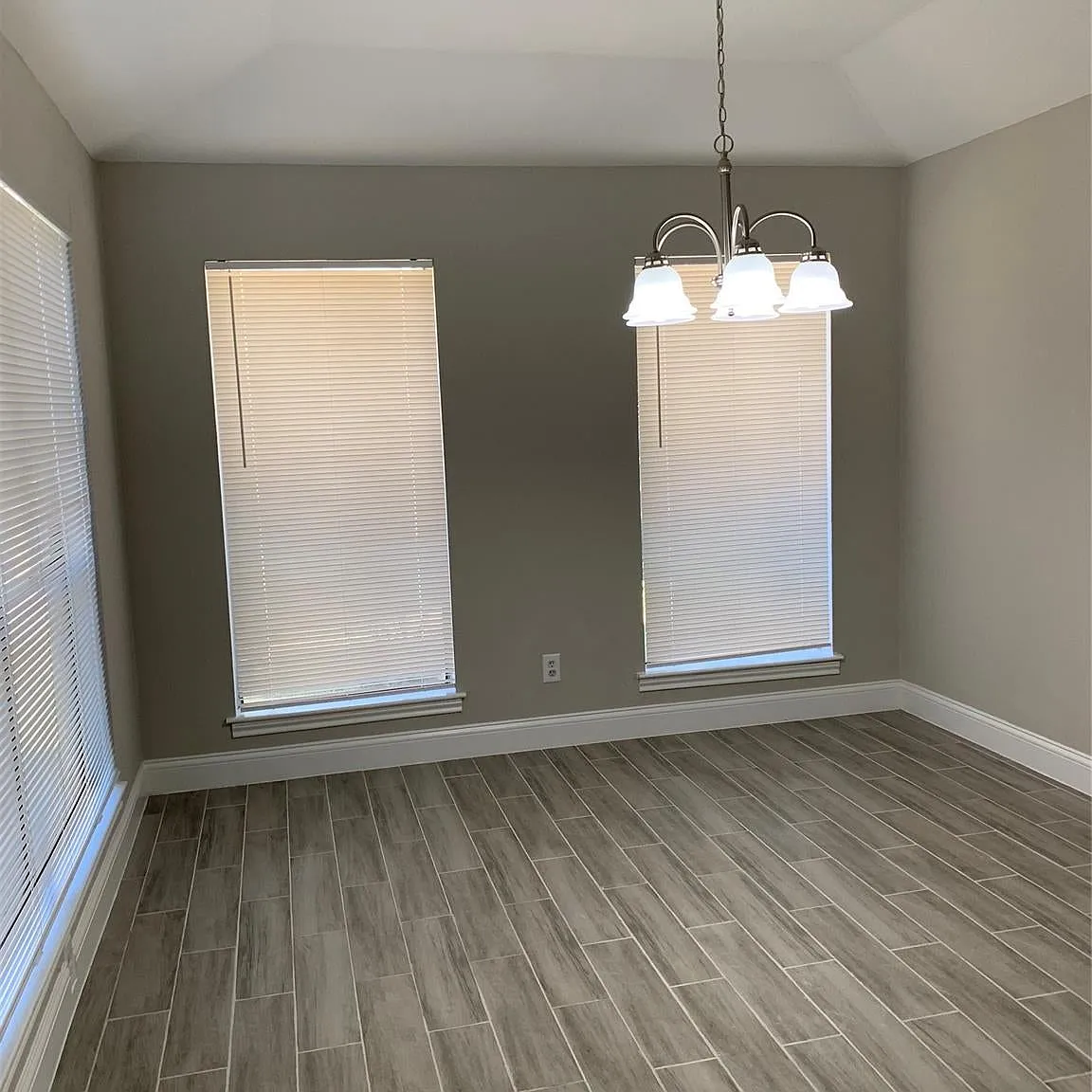 3 bed, 1881 sqft, $2,100 — Photo 4