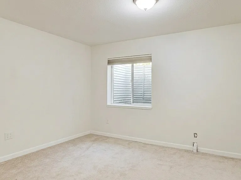 1395 E 100th Ln — Photo 44