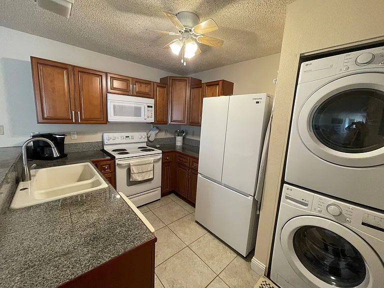 1440 Sheafe Ave NE #112 — Photo 2