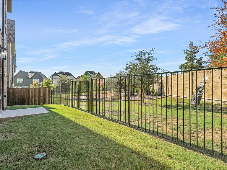 1528 Teresa Ann Ln — Photo 23
