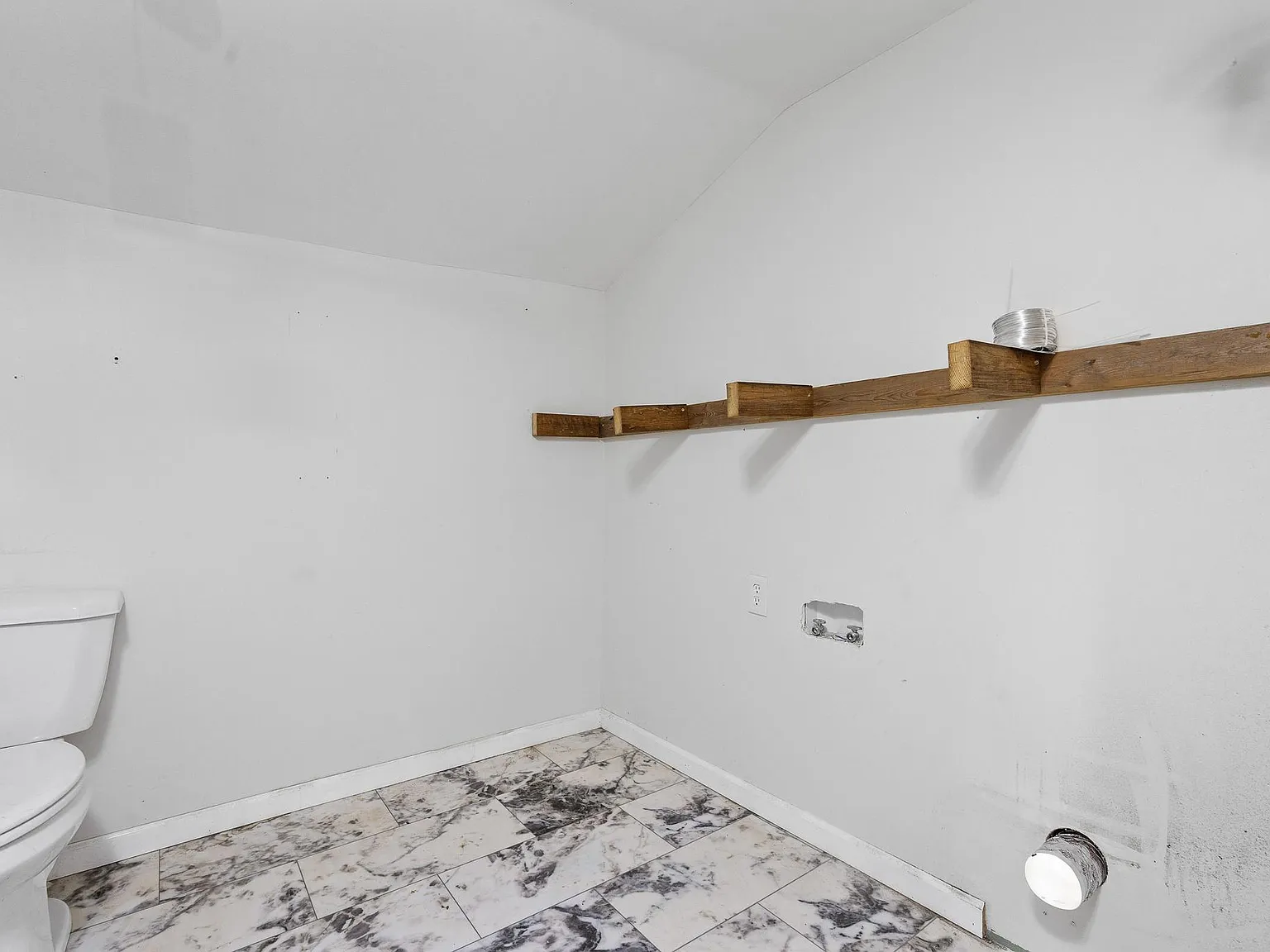 3 bed, 1033 sqft, $1,100 — Photo 4