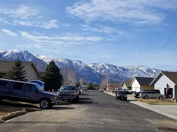 4th image of 828 Wagon Dr