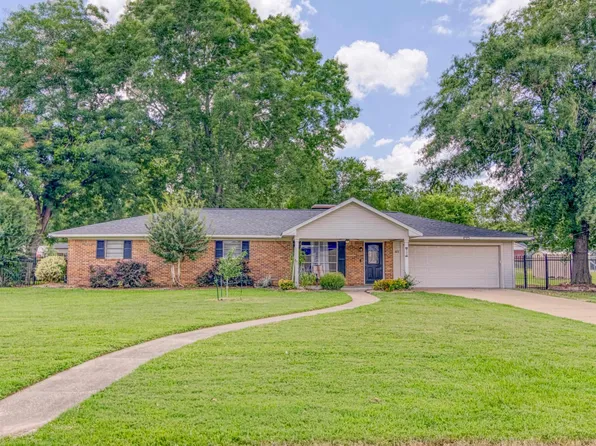 623 3rd St, Chandler, TX 75758