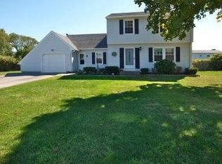 9 Summit Rd, Narragansett, RI 02882