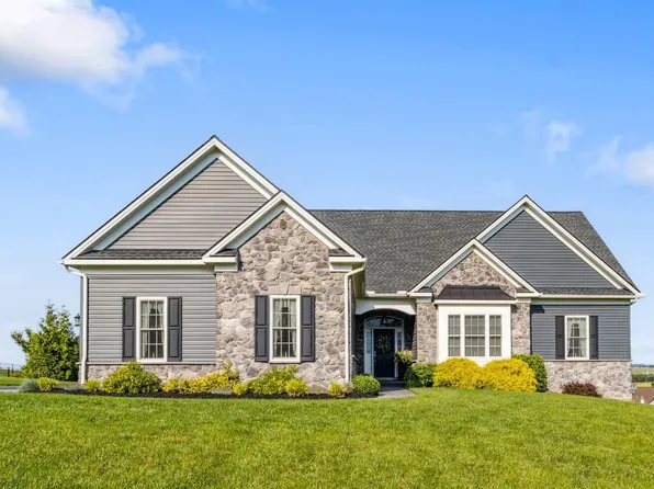 211 Hauer Ter, Spring Grove, PA 17362