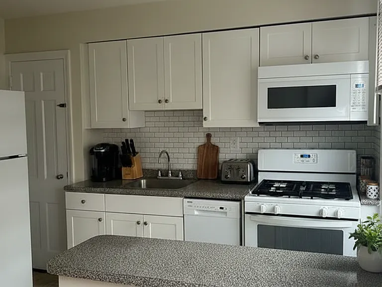 Jericho Manor Apartments — Photo 44