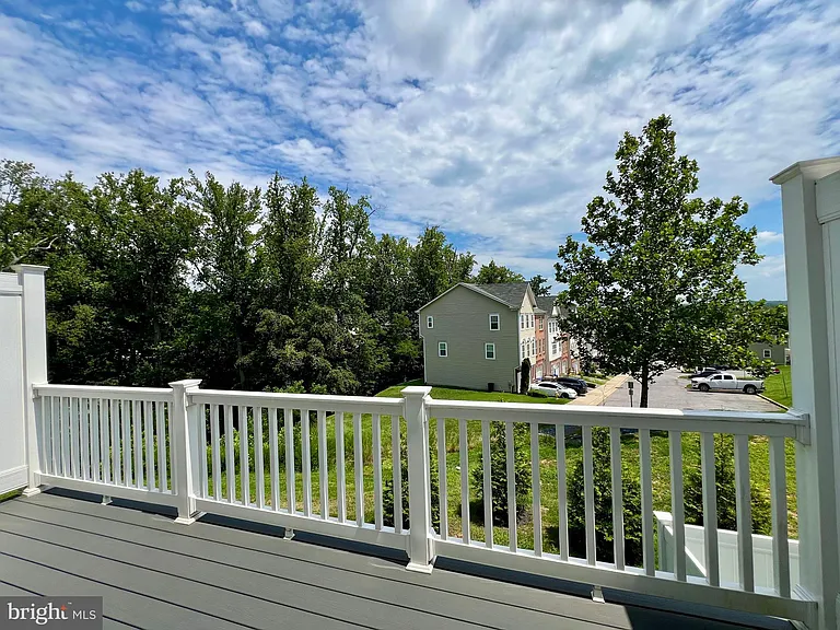 105 Caswell Dr — Photo 37