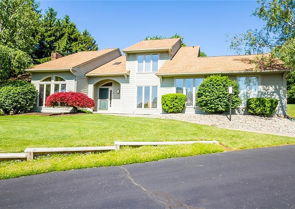 1st image of 7 Lawton Dr