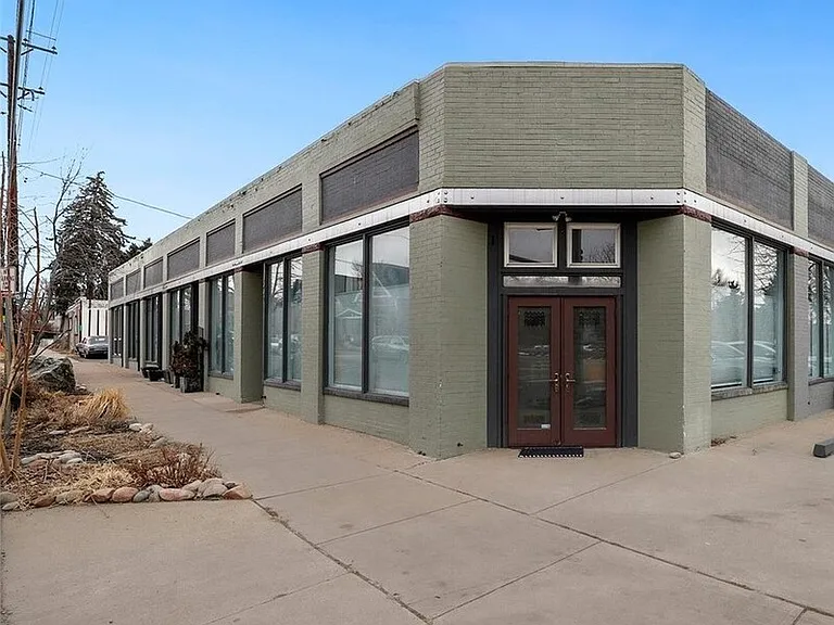 2902 Irving St — Photo 1