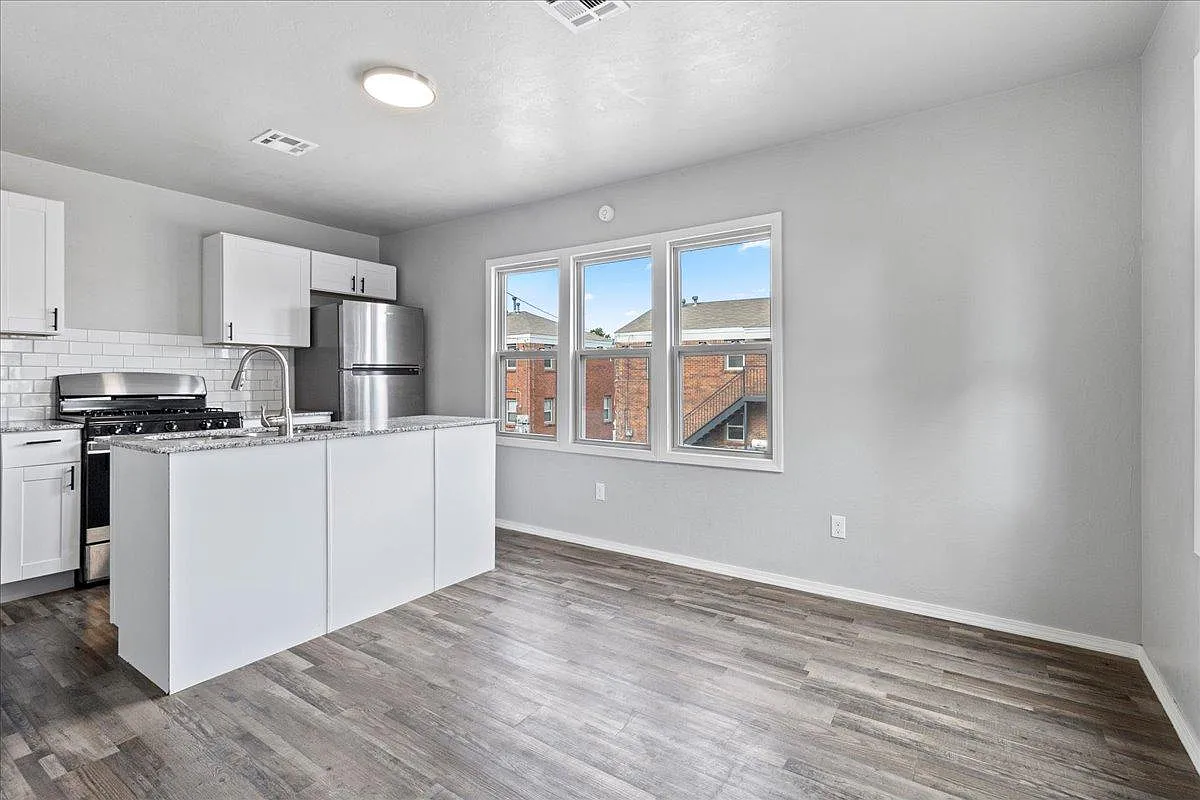 2 bed, $1,125 — Photo 4