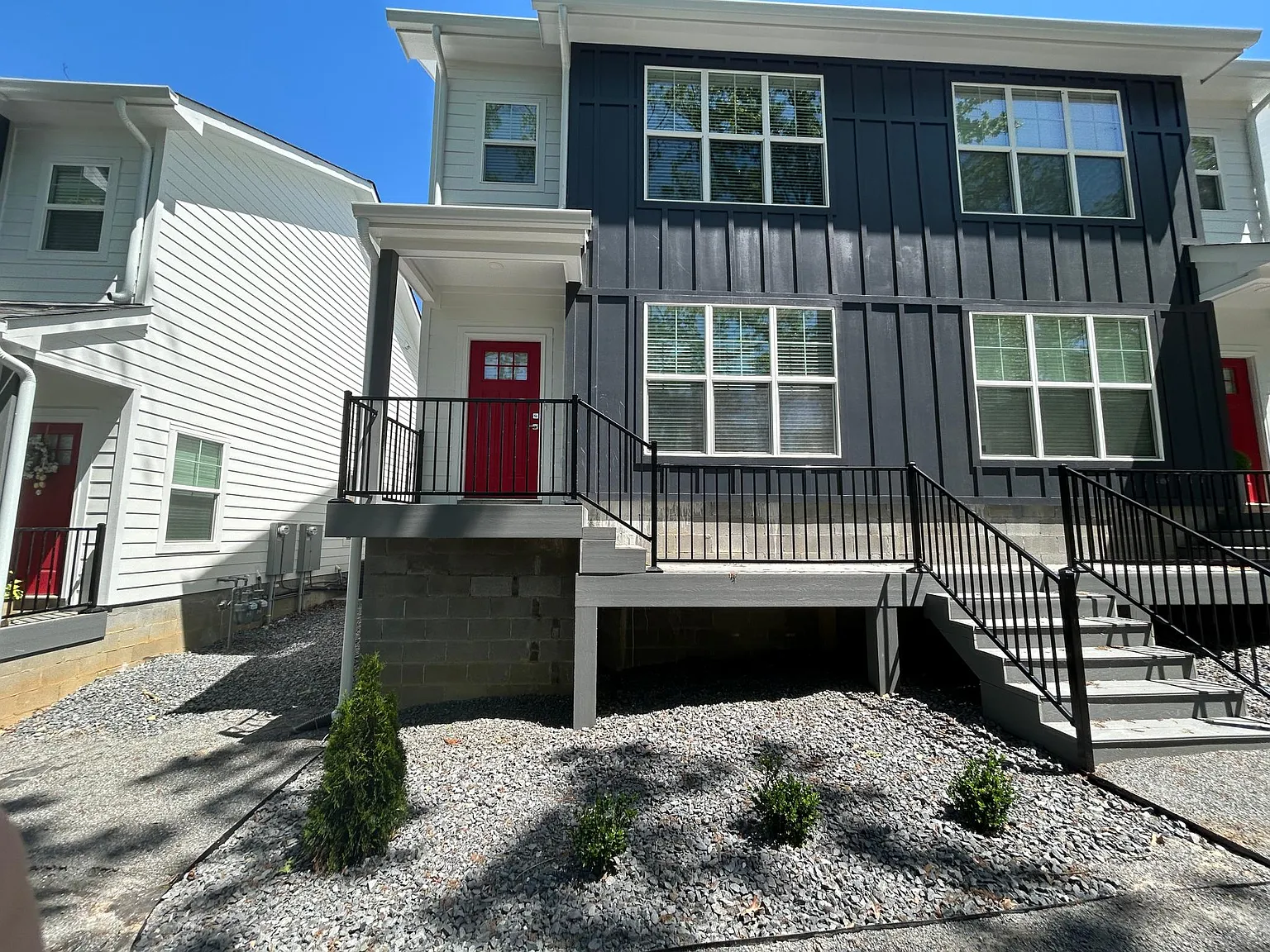 3 bed, 2.5 bath, 1670 sqft, $1,900 — Photo 2