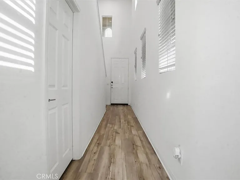 556 Enzo St — Photo 18
