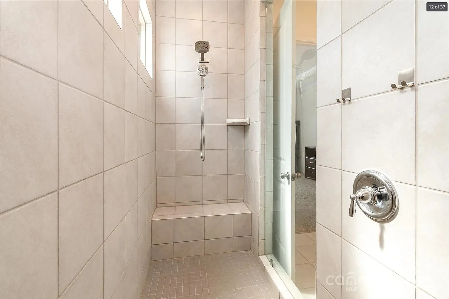4 bed, 2760 sqft, $3,200 — Photo 2