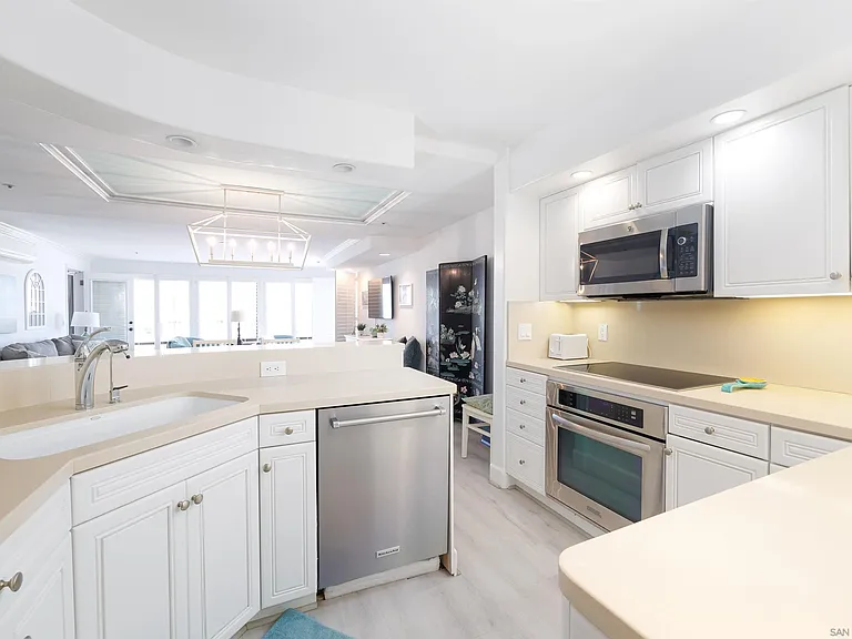 8263 Camino Del Oro #372 — Photo 4