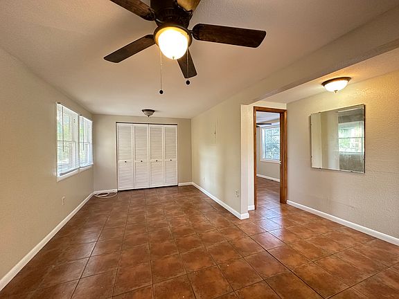 2nd image of 302 Marshall St #2