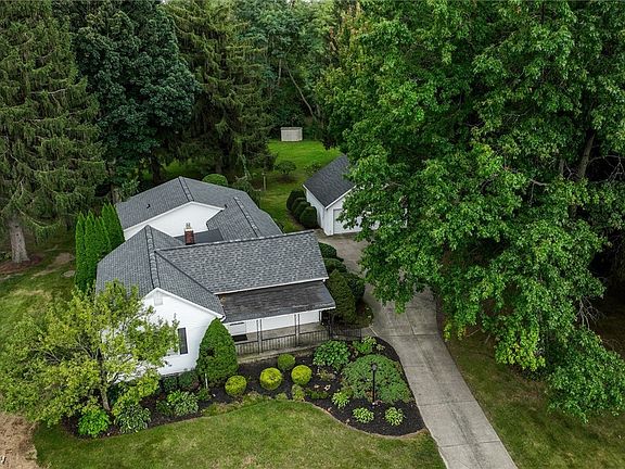 2nd image of 2842 Narrows Rd