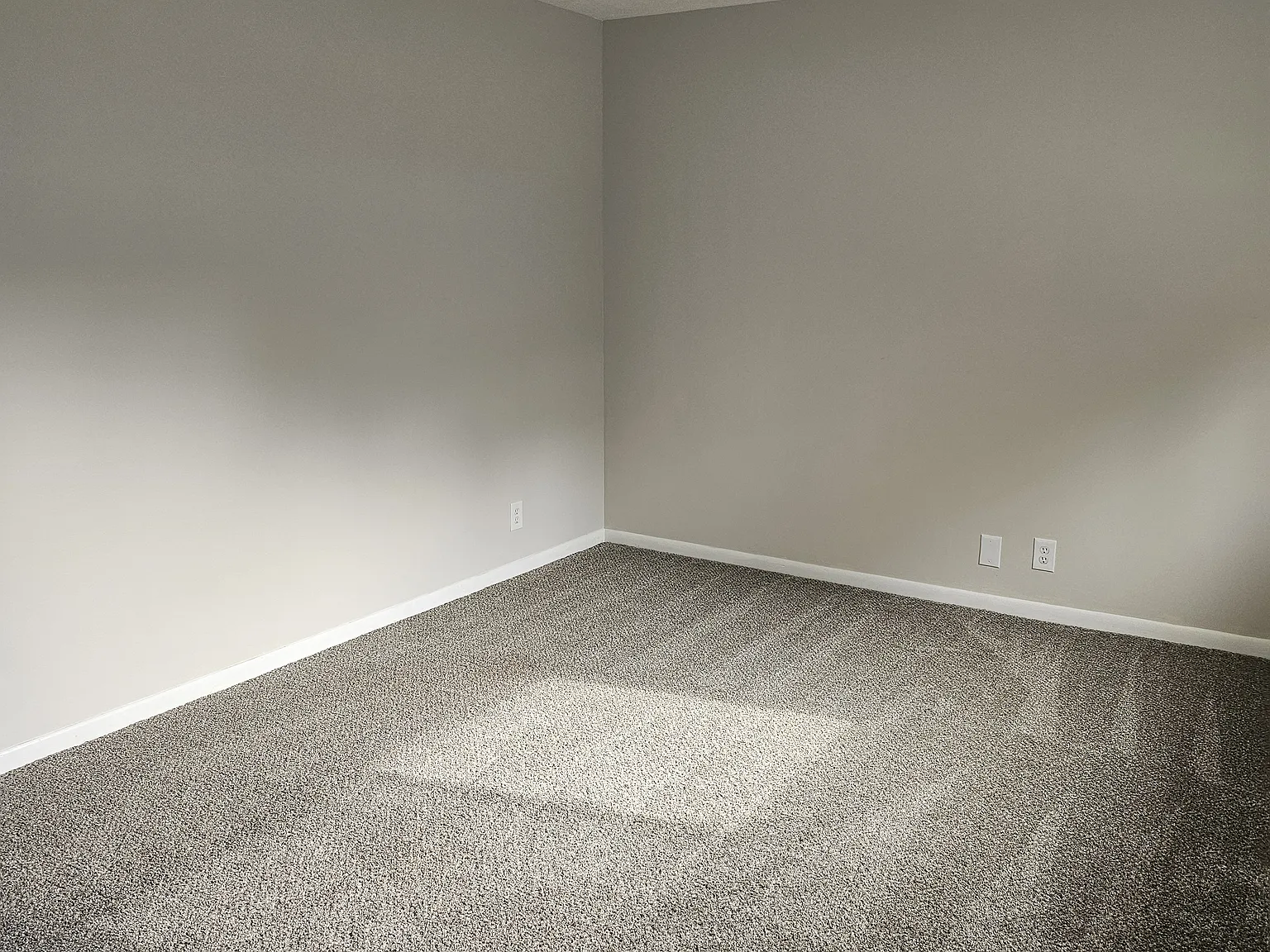 2 bed, 820 sqft, $1,100 — Photo 3