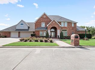 145 Greenhead Pt, Orange, TX 77630