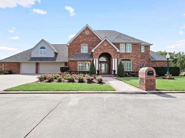 145 Greenhead Pt, Orange, TX 77630