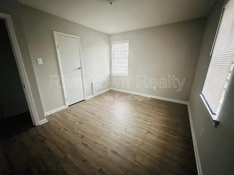 3253 Ford Rd — Photo 5