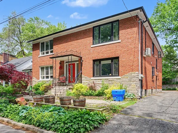10 Fir Ave #5, Toronto, ON M4E 1B5
