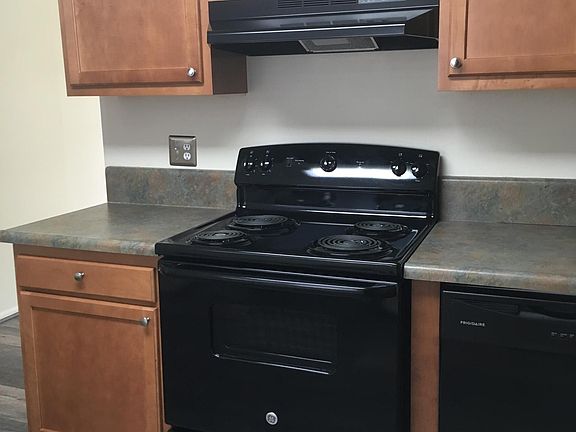 Electric range, dishwasher and more cabinet space