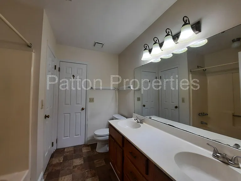 801 King St #G — Photo 13