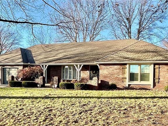 2nd image of 16604 E George Franklyn Dr