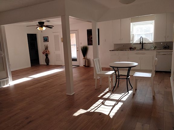 2nd image of 877 Russell Ln