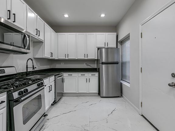 5th image of 5203 S Calumet Ave #1D