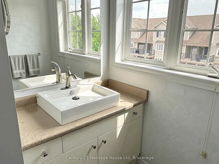 654 Woodlawn Rd E #B — Photo 20