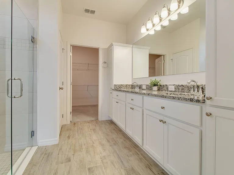 2525 Carriage Pointe Loop — Photo 9