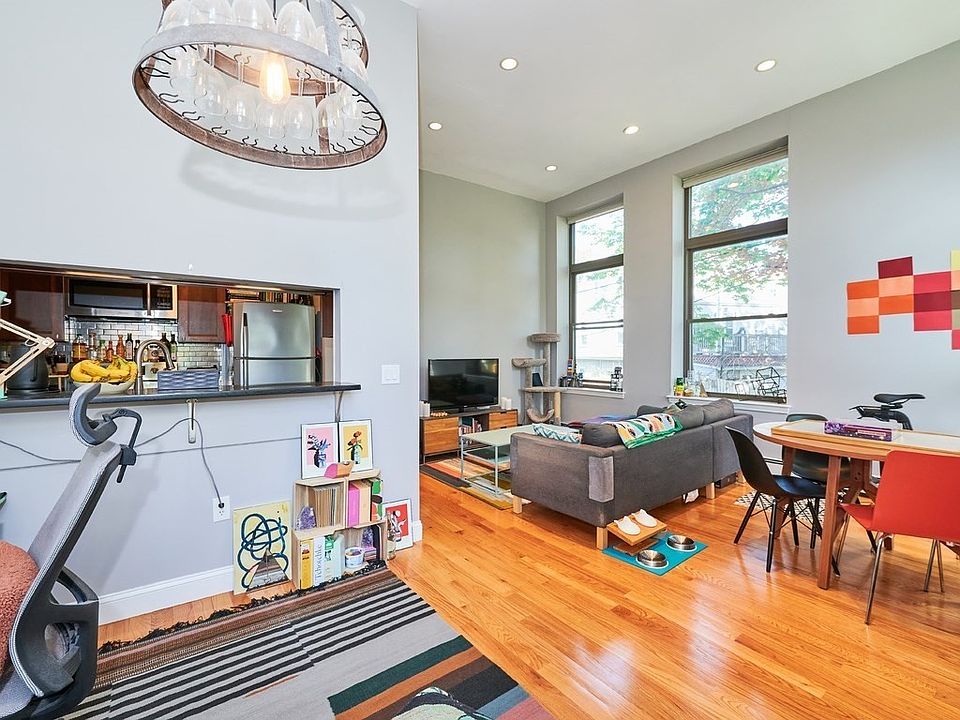 141 Savin Hill Ave Dorchester, MA, 02125 Apartments for Rent Zillow