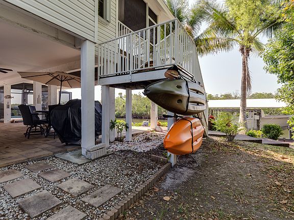 4th image of 4041 Galt Island Ave