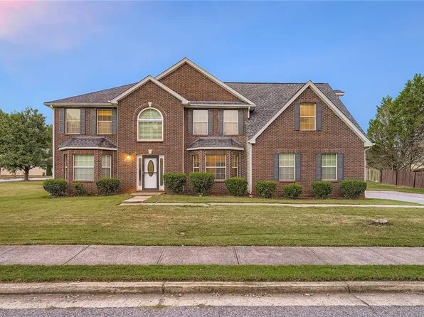 6843 Foxfire Pl, College Park, GA 30349
