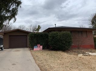1131 Carlos Dr, Lincoln, NE 68505