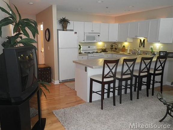 5th image of 11 Seabreeze Dr
