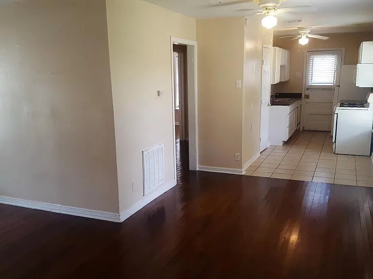 10523 Wood Dale Dr — Photo 9