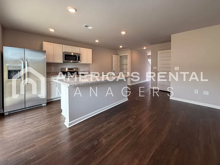 106 River Grass Dr — Photo 4