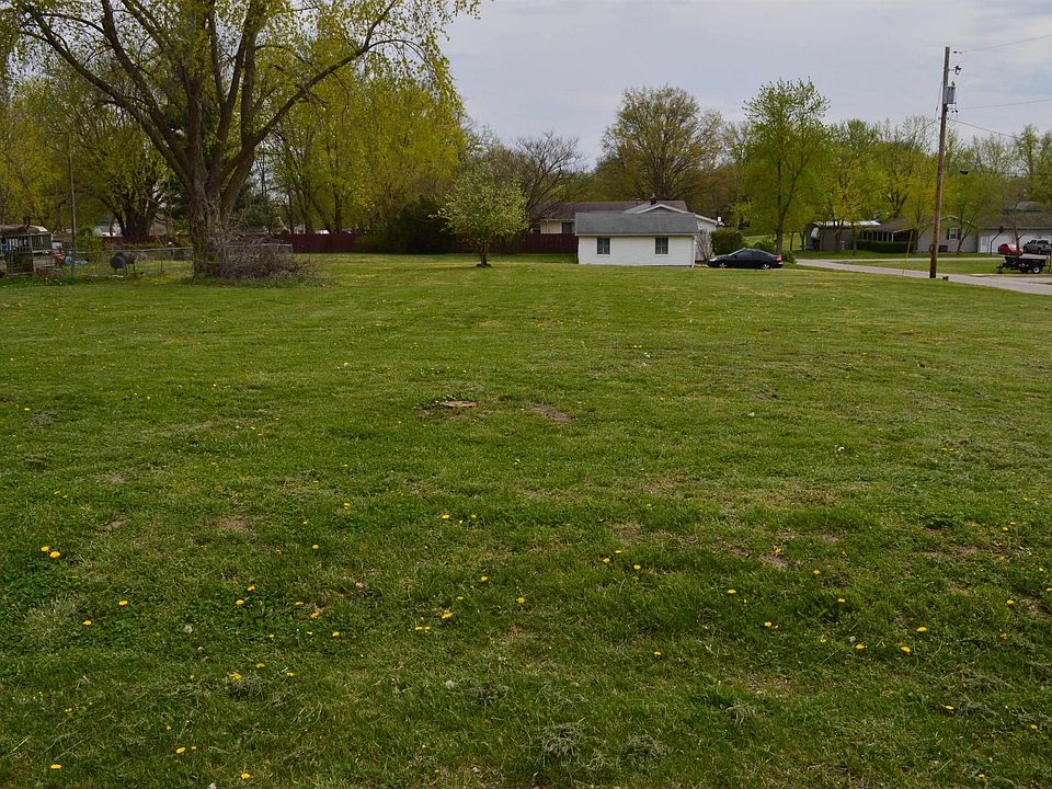 2nd image of 303 E Clay St