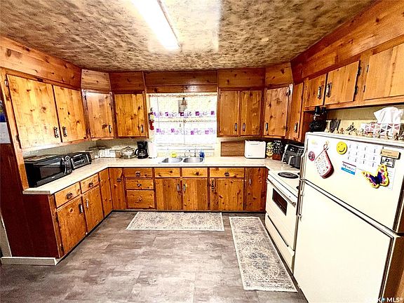 3rd image of 465 1st AVENUE S