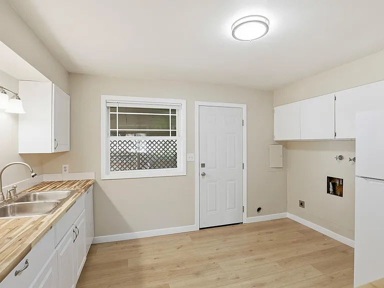 3218 N Maple St #3218 — Photo 13