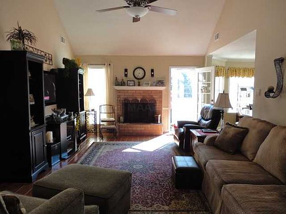2nd image of 4110 Meadow Court Dr
